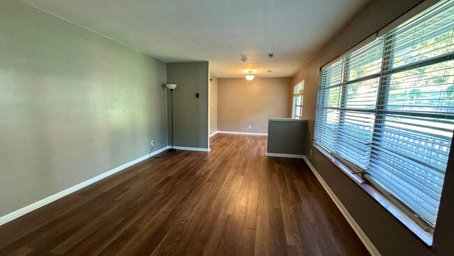 Foto del edificio - Knoxville 37914 - Updated 3 bedroom, 2 bat...