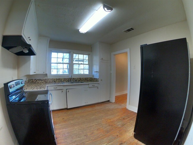 Building Photo - 517 Lorenz Blvd