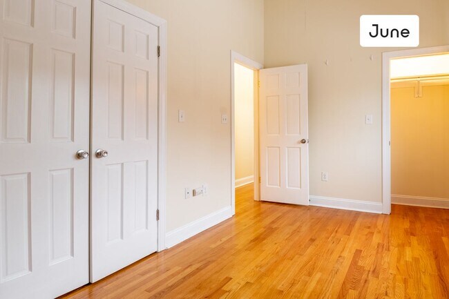 Building Photo - ROOM ONLY in 6-bed/6.5-bath Home