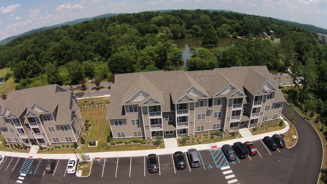 Building 2 - Twin Ponds at Clinton