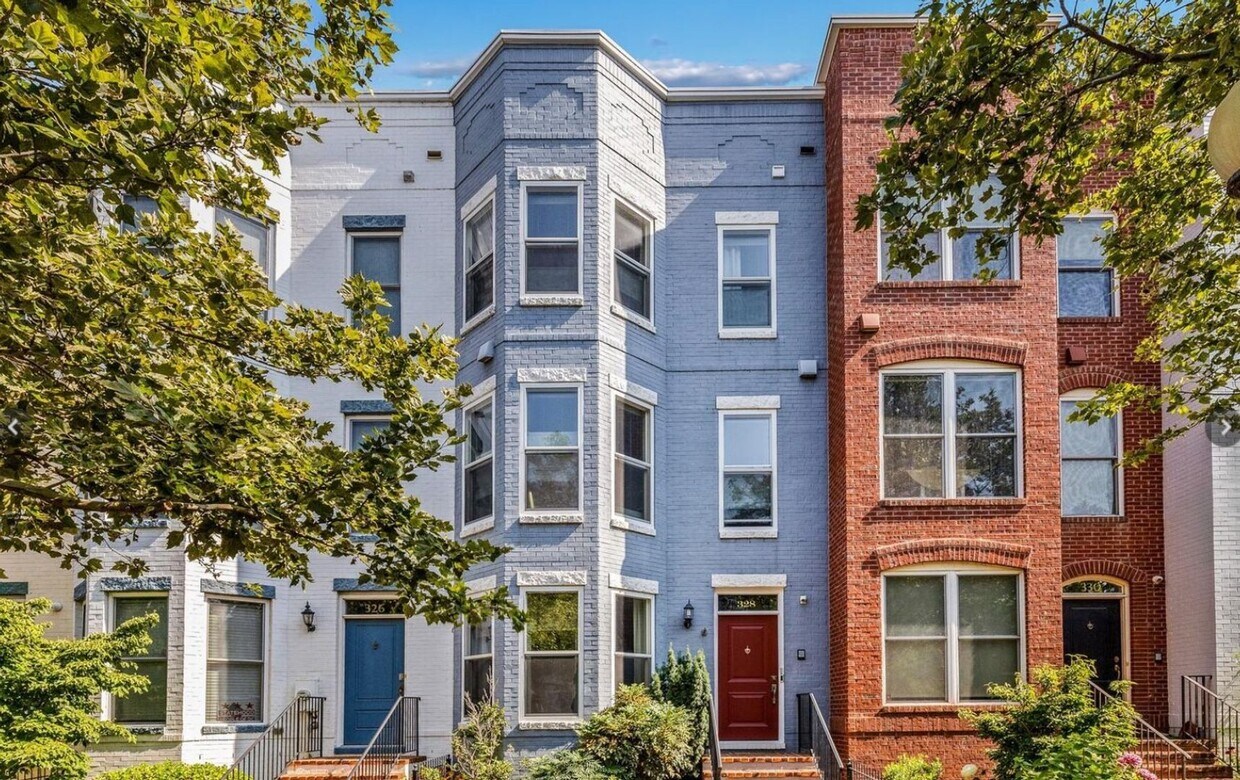 Primary Photo - Navy Yard Stunner with Garage Parking and ...