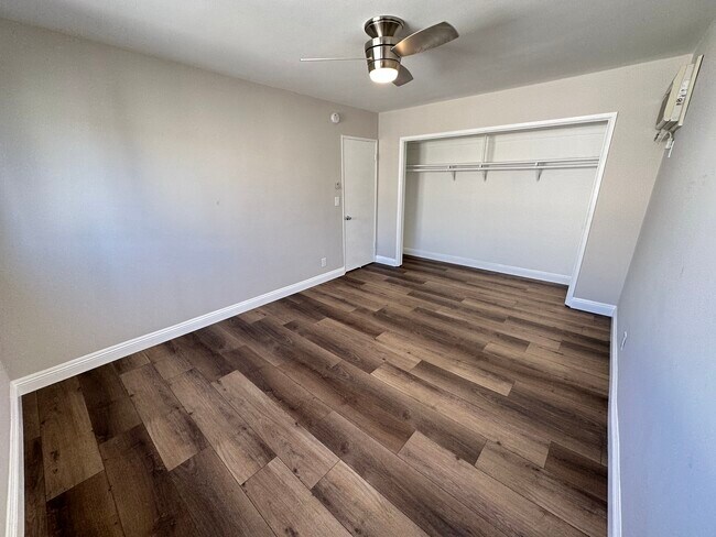 Foto del edificio - 1023 N Laurel Ave