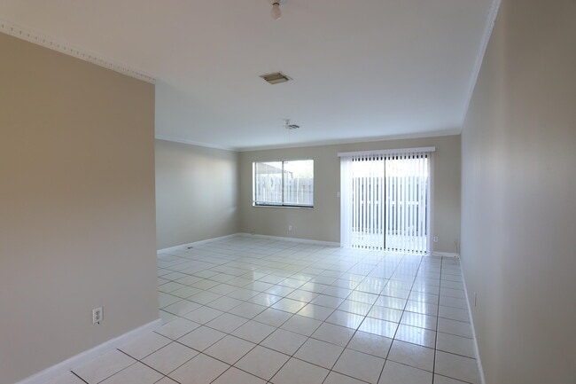 Foto del edificio - 101 Shoreview Dr