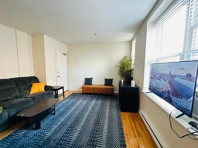 Foto principal - 533 Monroe St