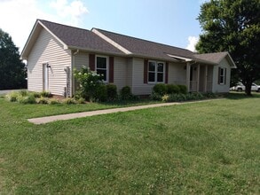 Building Photo - 2640 Holt Ln
