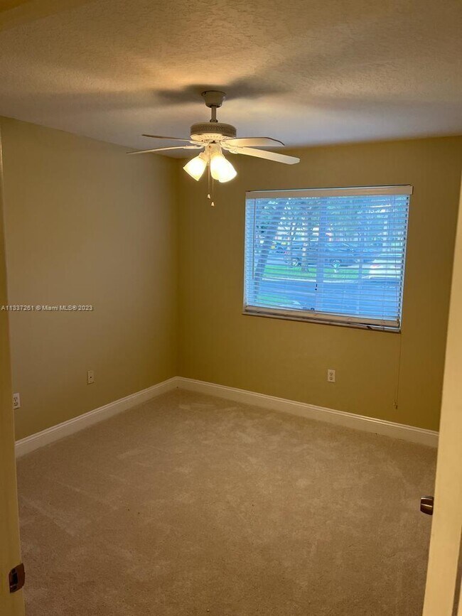 Foto del edificio - 3508 Briar Bay Blvd