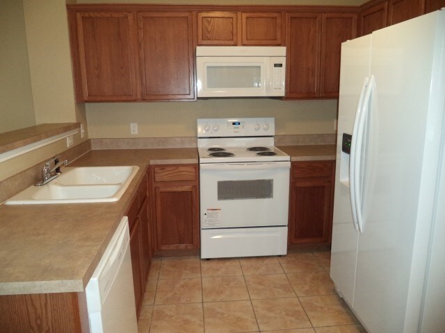 Building Photo - 121 Oakhurst Drive