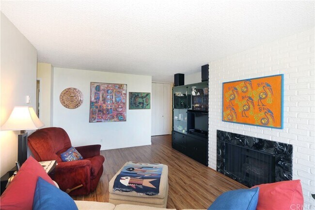 Building Photo - 5875 Doverwood Dr