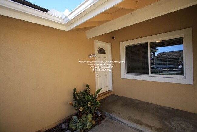 Building Photo - 9699 Shamrock Ave