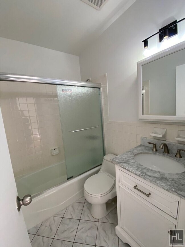 Foto del edificio - Beautiful 2 bedroom apartment in prime Ast...