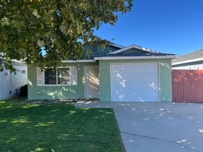 Building Photo - 1113 Cherry Ln