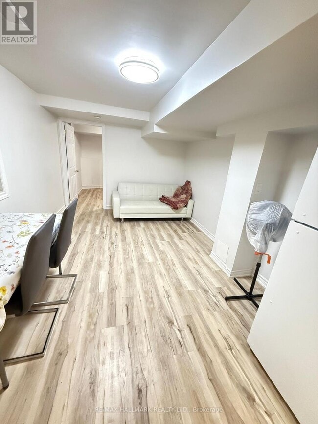 Building Photo - 2 Polygon Ct