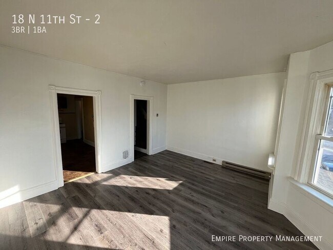 Building Photo - Available Now!! This 2nd/3rd Fl-3 Bedroom/...