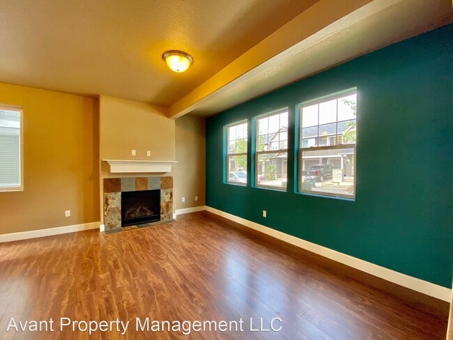 Building Photo - 3 br, 3 bath House - 37956 Killarney St