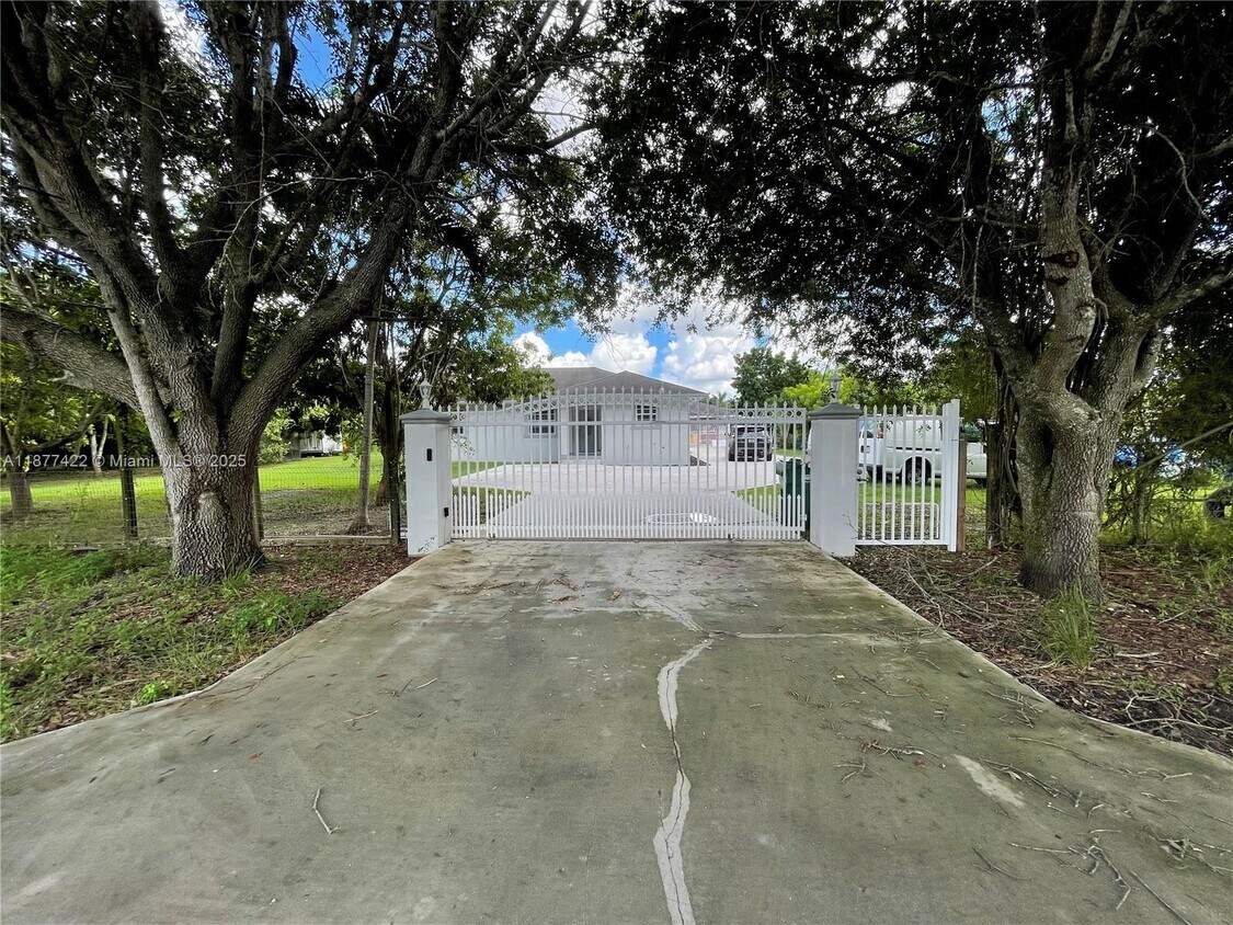 Primary Photo - 22675 SW 182nd Ave