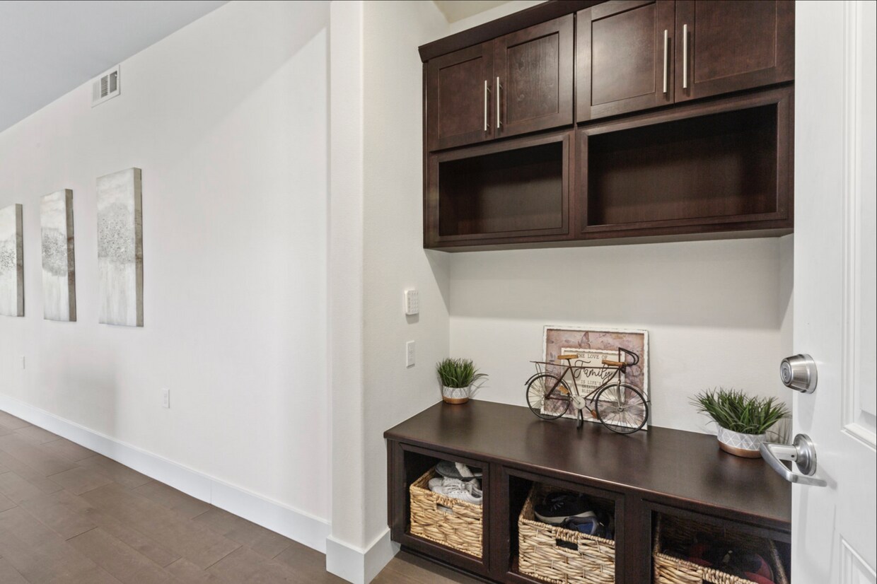 Foto principal - 460 Montague Expy