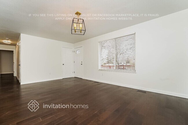 Foto del edificio - 2892 S Mobile St