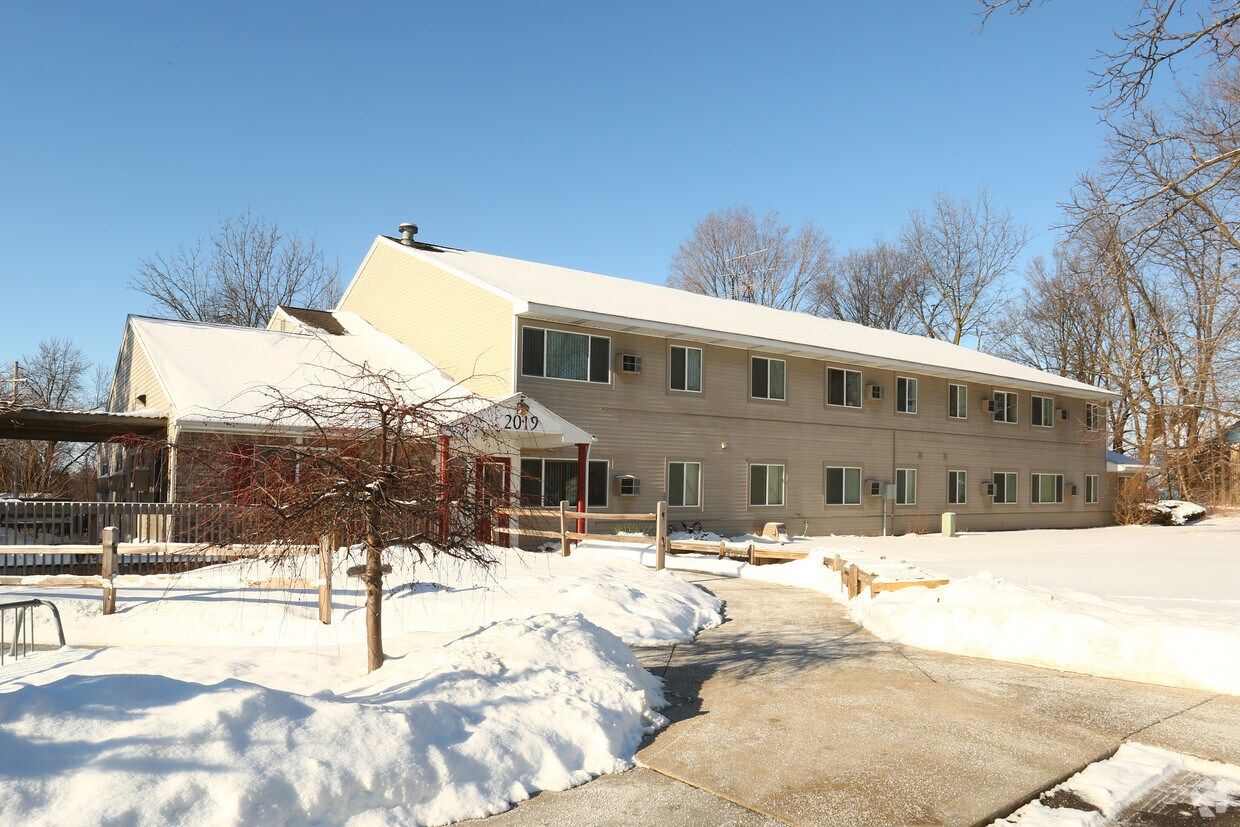 Capital Gardens Apartments in Lansing, MI