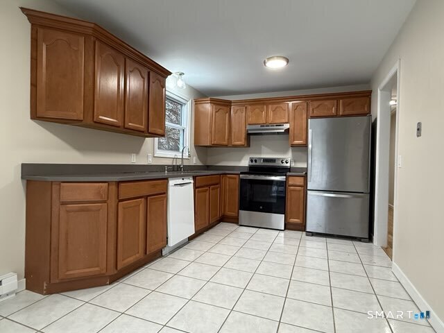 Foto del edificio - 151 Lamphere Rd