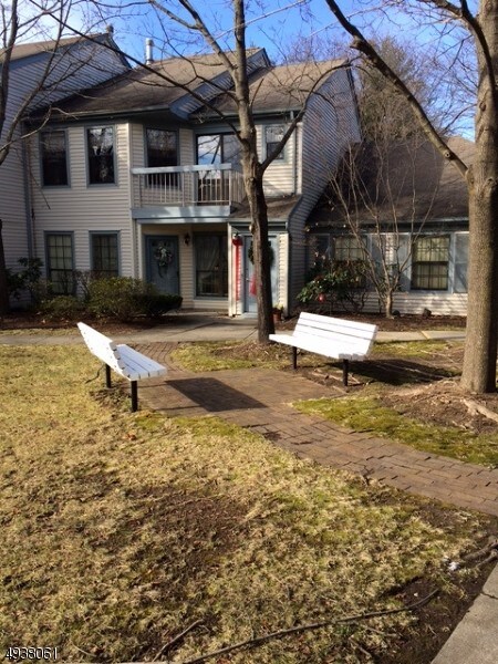 Building Photo - 14 Eakens Ct