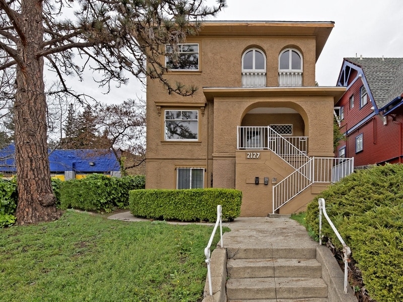 Primary Photo - China Hill Triplex