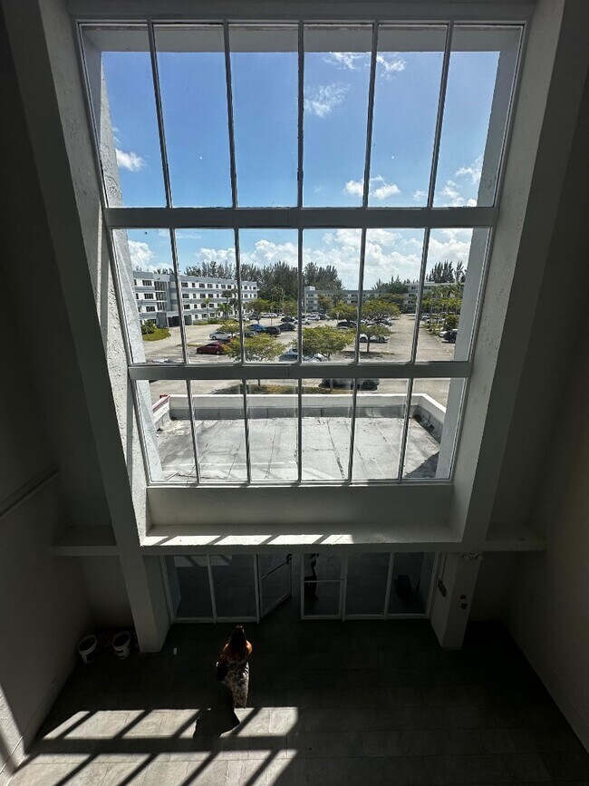 Building Photo - 14840 Naranja Lakes Blvd