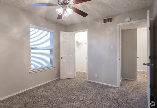 2BR, 1.5BA - 1,129 SF - ReNew Highland Park