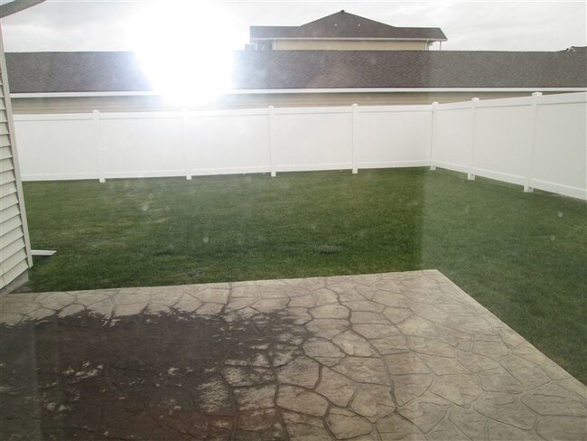 Foto del edificio - 2 br, 2 bath Townhome - 2222 PEMBROOKE DRIVE