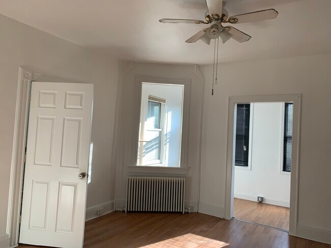 Living room - 23 Lincoln Pl