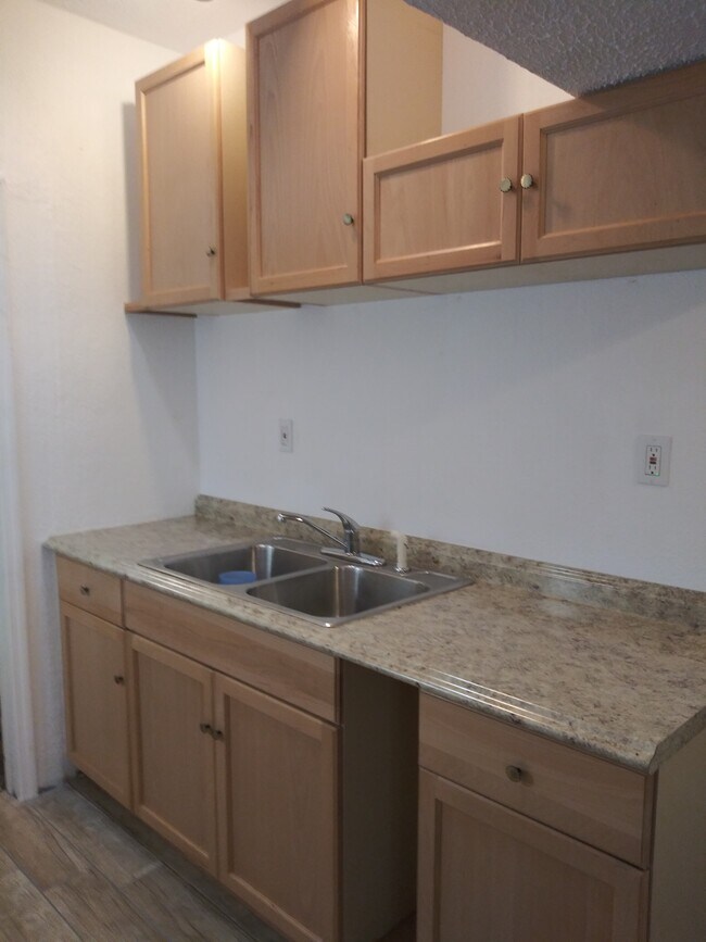 Kitchen - 714 Herbert St