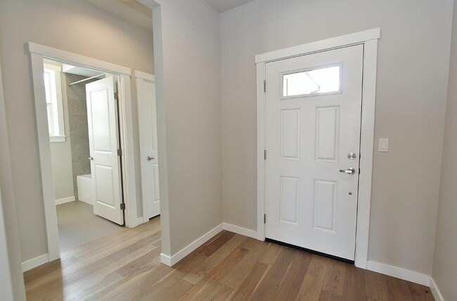 Building Photo - 2174 E Mendota Dr