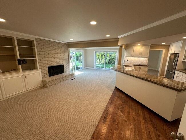 Building Photo - 5 Bed 3 Bath In Alamo W/ Pool