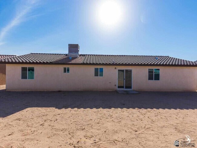 Building Photo - 3825 S Isabel Dr