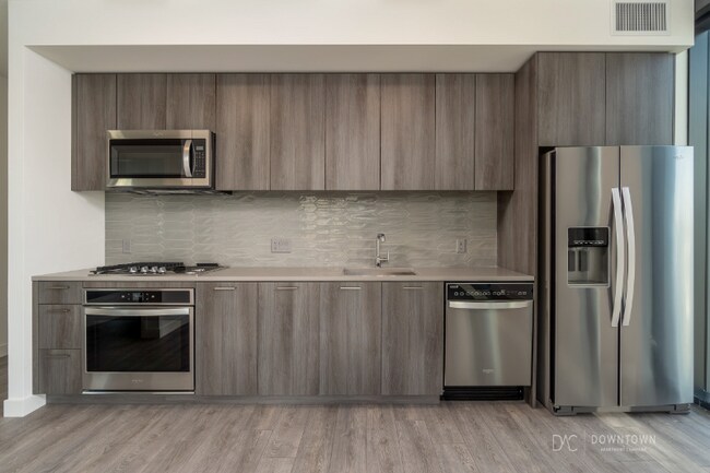 800 W Madison St photo'