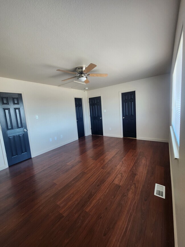 Building Photo - 299 W Palomar Bay