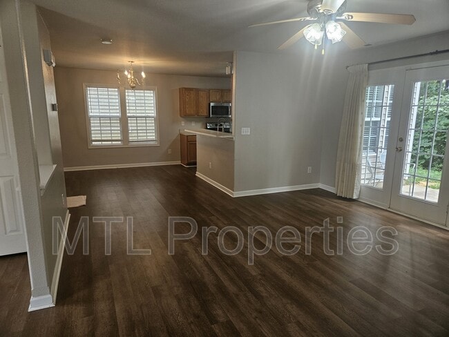 Building Photo - 2604 Cochrane Dr