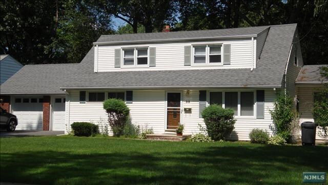 Primary Photo - 33 Chestnut Dr