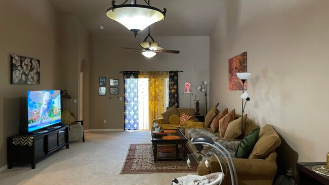 Foto del edificio - 1010 Venetian Dr