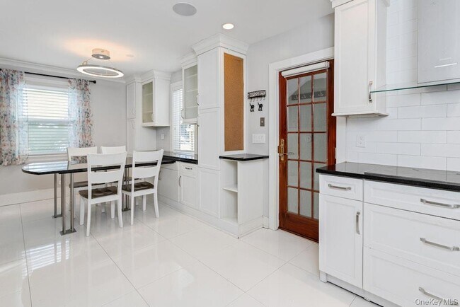 Foto del edificio - 155 White Rd