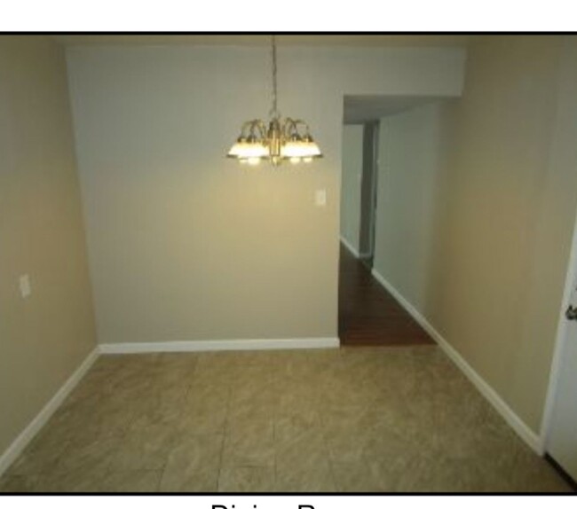 Building Photo - 3 Bedroom 2 Bath available soon