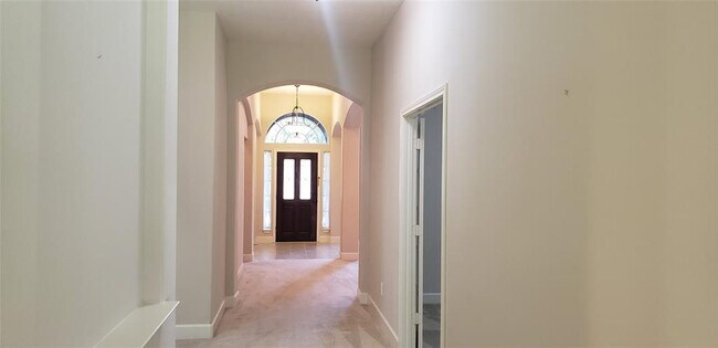 Building Photo - 20319 Memorial Pass Dr