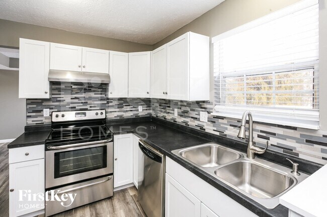 Building Photo - 11142 Baycreek Dr