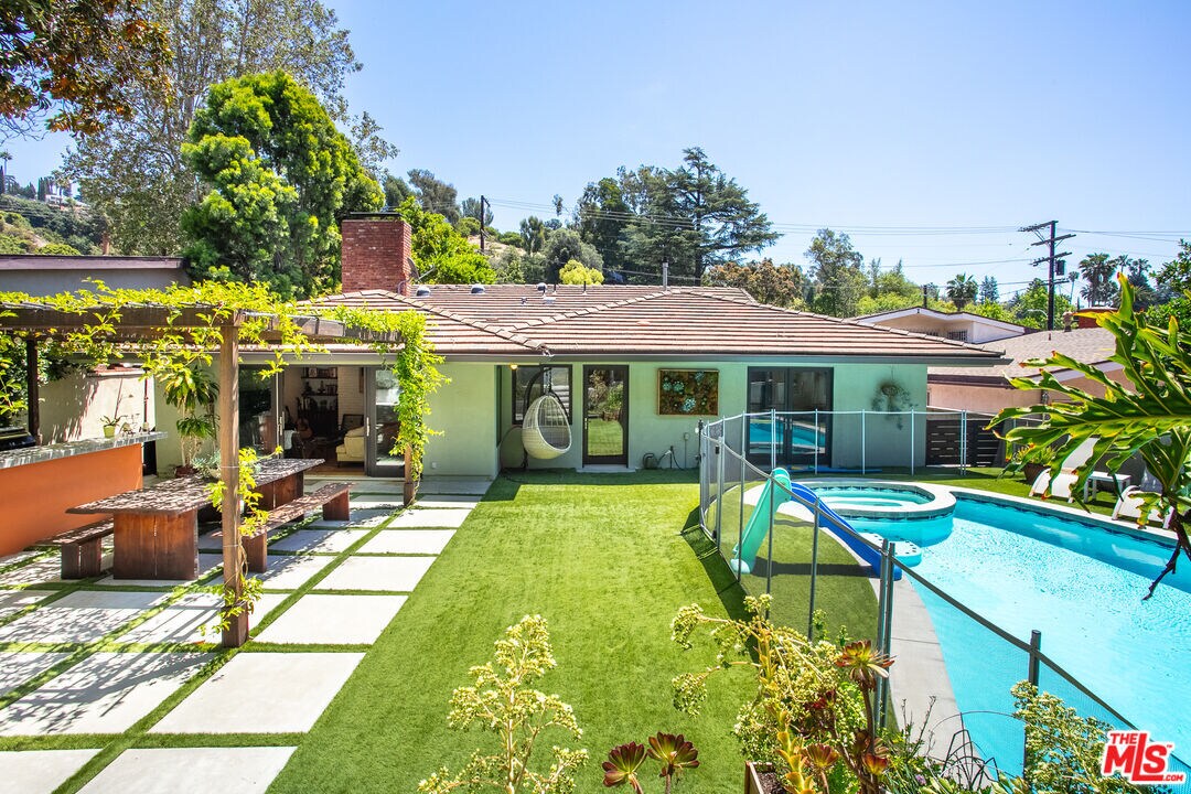 Foto principal - 2211 Canyon Dr