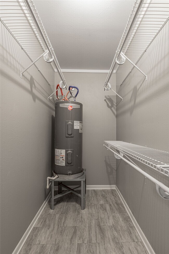 Building Photo - 2809 Sam Houston Ave