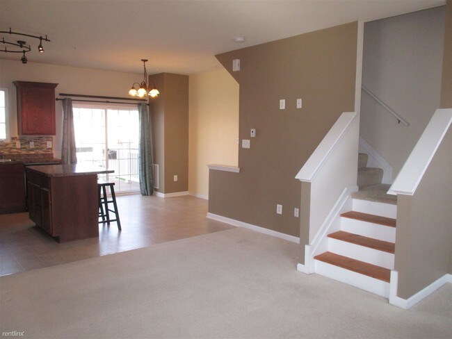 Building Photo - 2 br, 2.5 bath Townhome - 6842 Warfield St