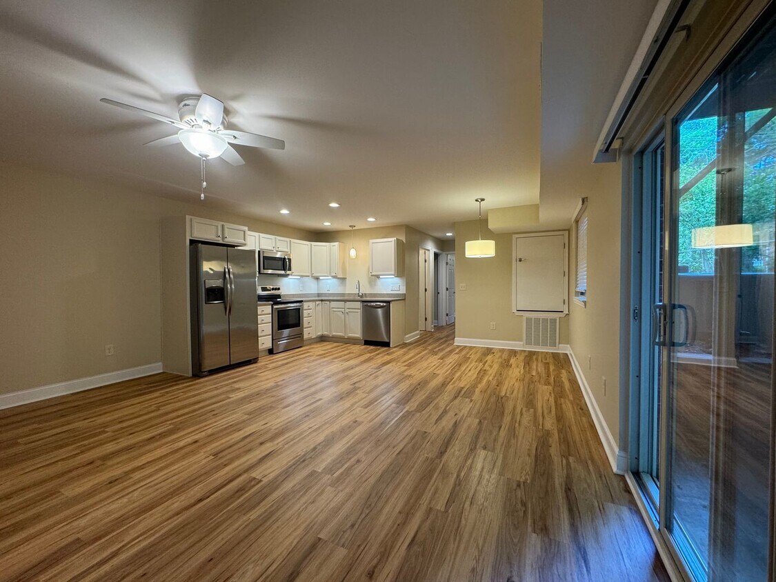 Foto principal - Freshly Renovated Two Bedroom One Bath Apa...