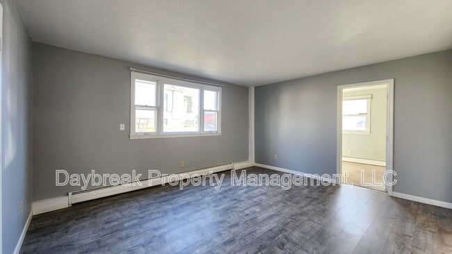 Building Photo - 811 7th Ave N