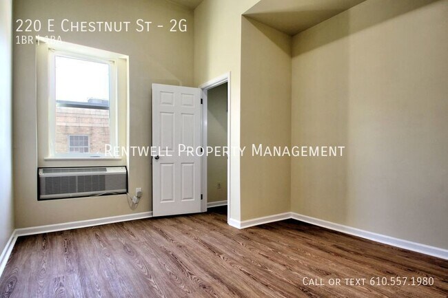 Foto del edificio - 220 E Chestnut St