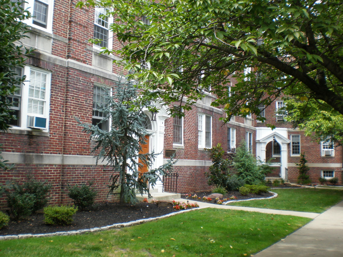 Foto del edificio - Haddonfield Manor Apartments