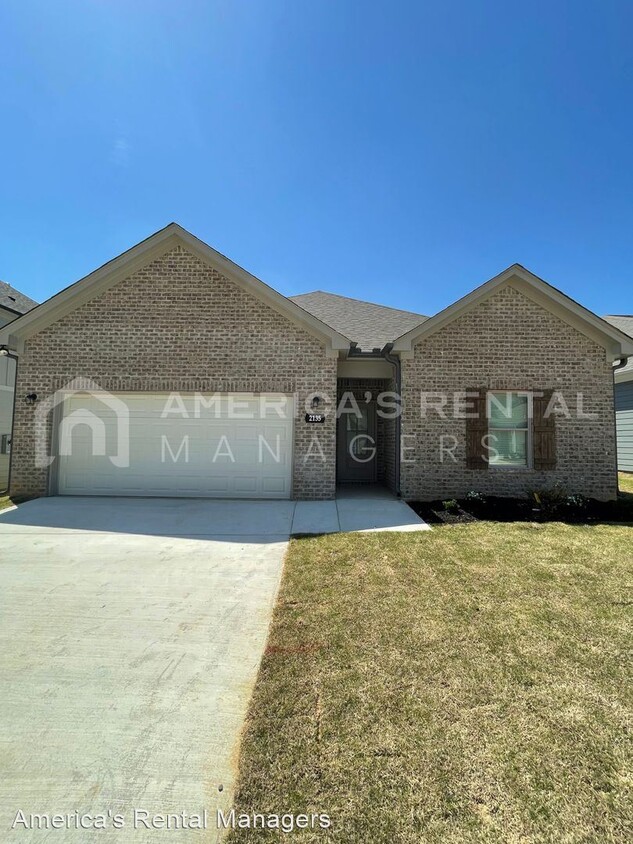 Primary Photo - 4 br, 2 bath House - 2135 Ellsworth Loop Road
